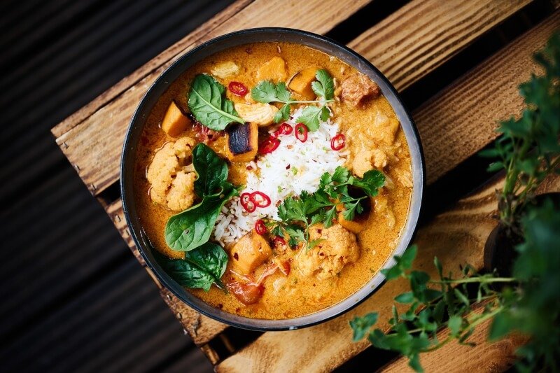 how to create a flavorful and aromatic curry dish